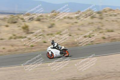 media/Apr-20-2025-AHRMA (Sun) [[393a79c373]]/Race/Group 11 early race/Turn 4b/